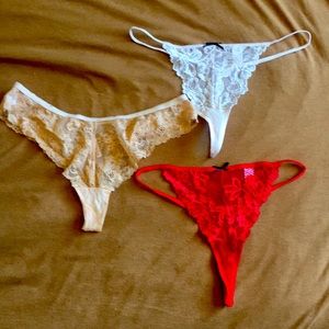 set of 3 unused size M lacy underwear/thong